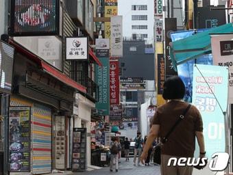 본문 이미지 - 사진은 서울 중구 명동 상가일대 모습(뉴스1DB) ⓒ News1