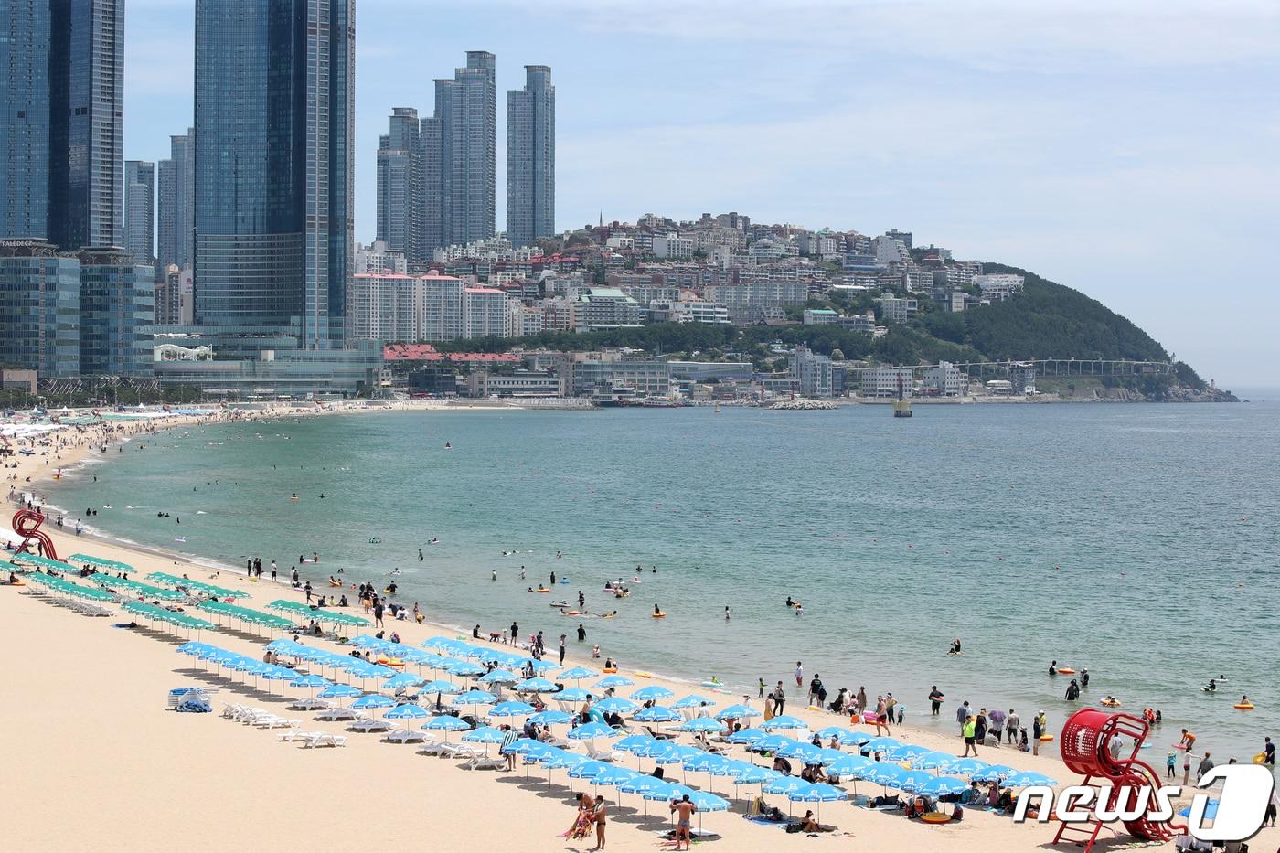 본문 이미지 - 부산 해운대구 해운대해수욕장. 2022.7.3/뉴스1 ⓒ News1 김영훈 기자