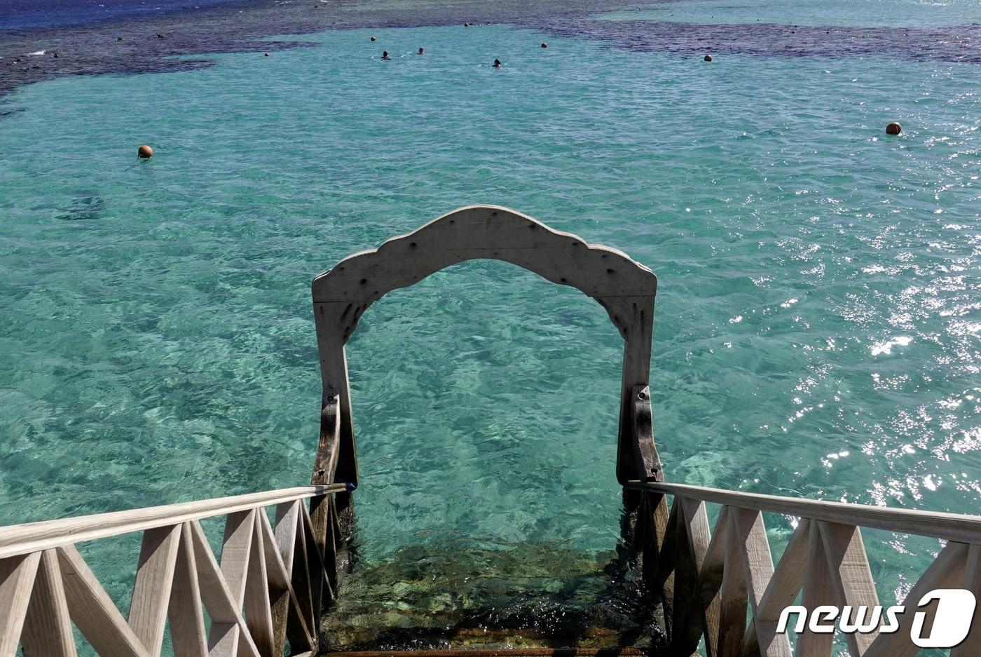 본문 이미지 - 이집트 후르가다의 살 하시시. 홍해에 있는 이 지역은 세계적인 다이빙 스폿으로 유명하다. ⓒ 로이터=뉴스1 ⓒ News1 김예슬 기자