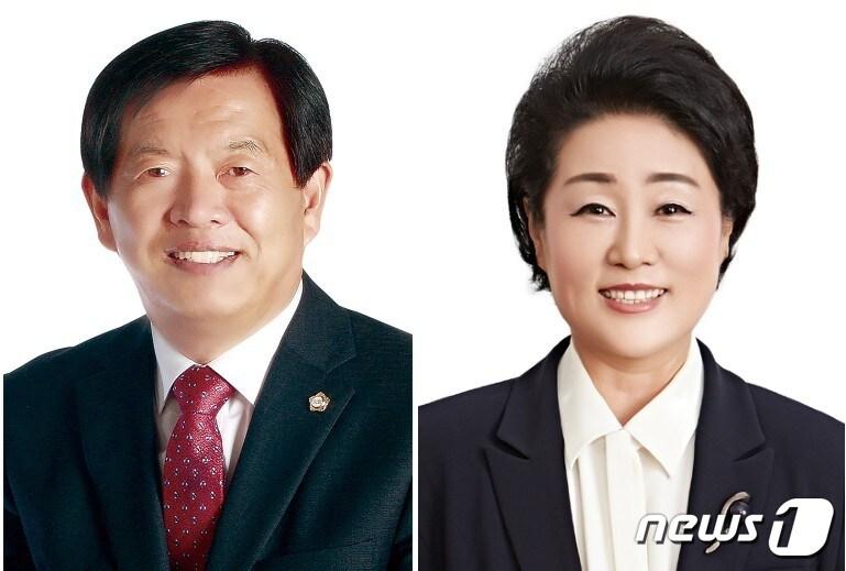 본문 이미지 - 단양군의회 상반기 의장 조성룡 의원(왼쪽), 부의장 김혜숙 의원.ⓒ 뉴스1