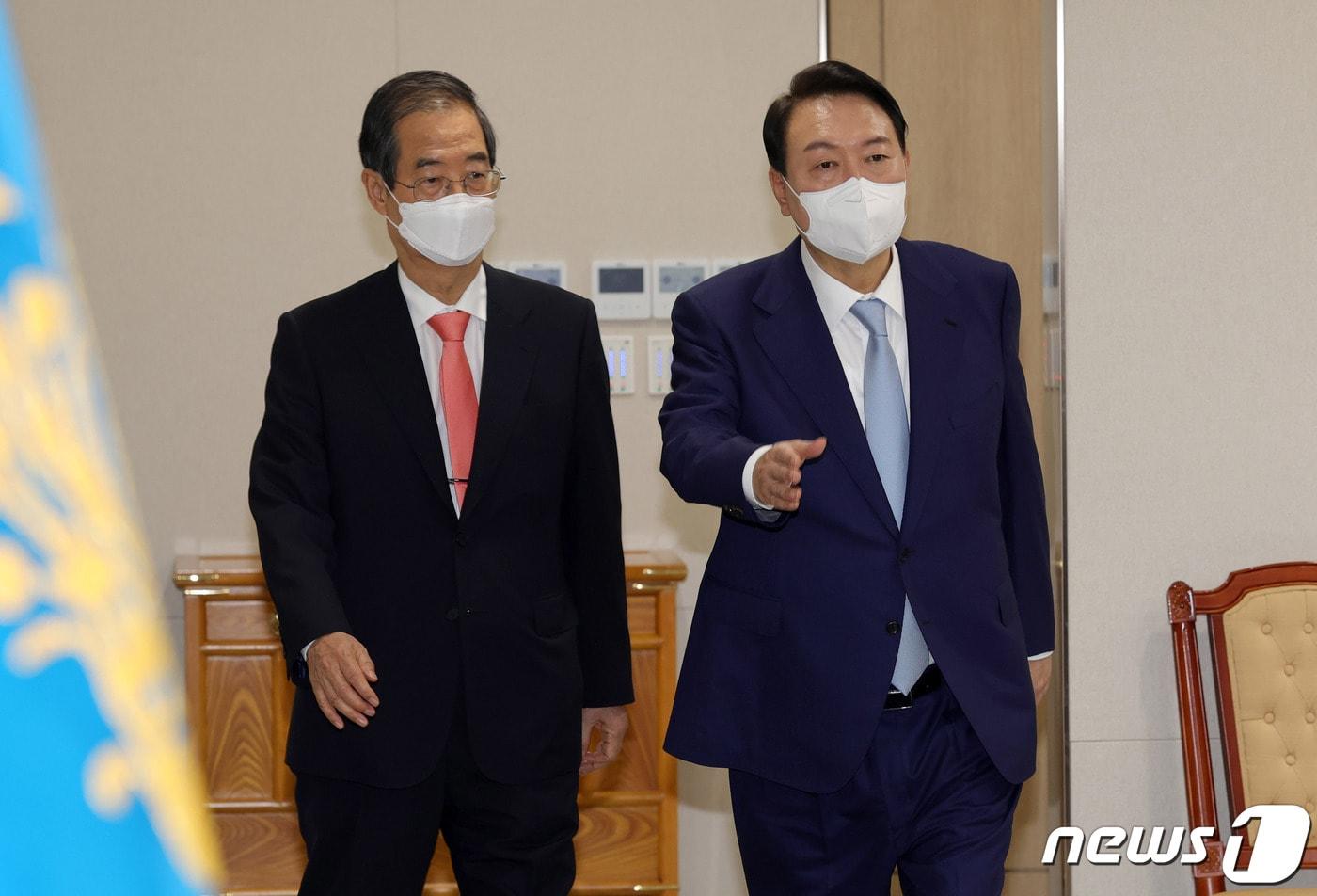 윤석열 전 대통령과 한덕수 전 국무총리. 2022.7.5/뉴스1 ⓒ News1 오대일 기자