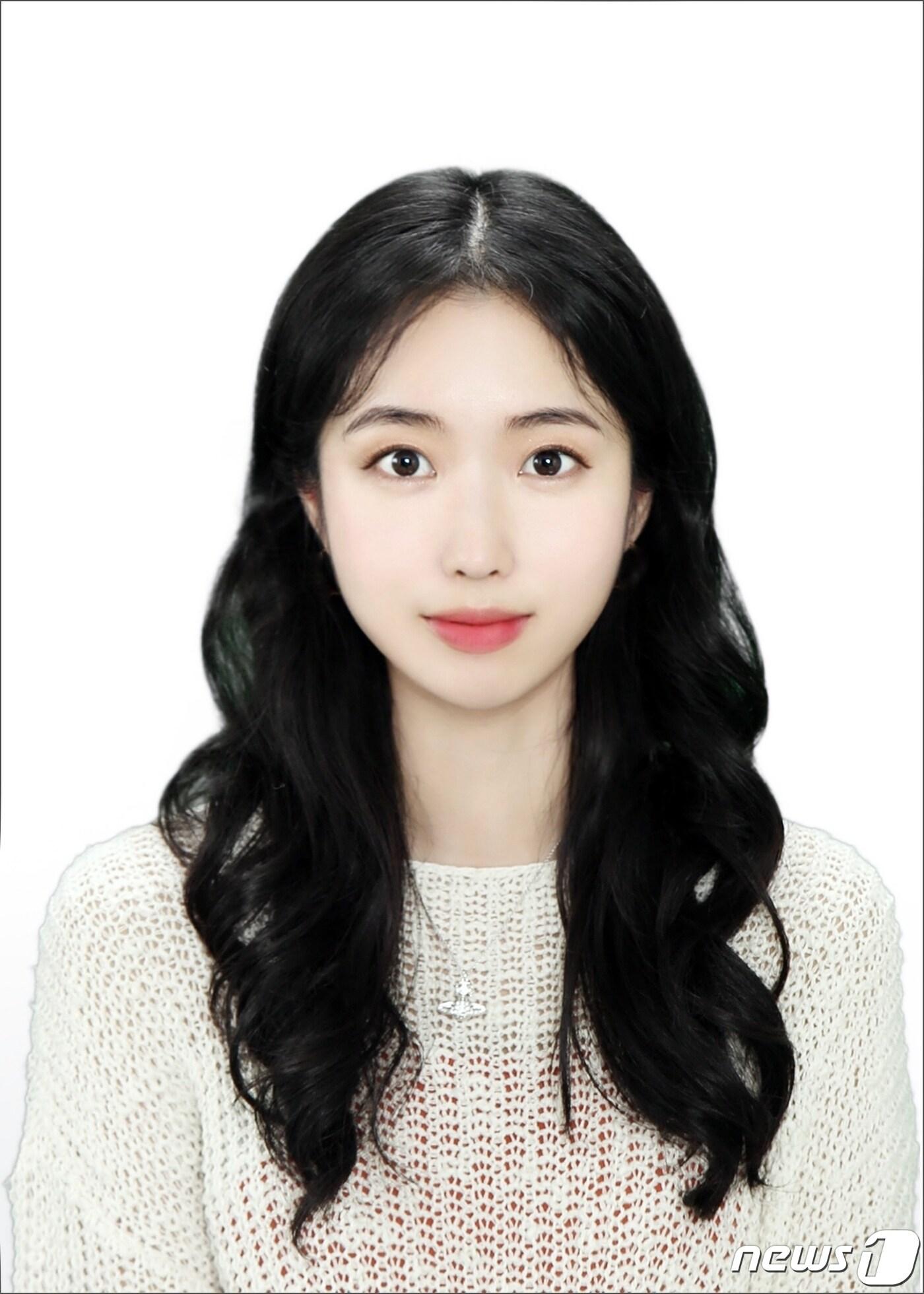 본문 이미지 - 수원시 친절왕 공무원으로 선정된 정서현 주무관. ⓒ 뉴스1