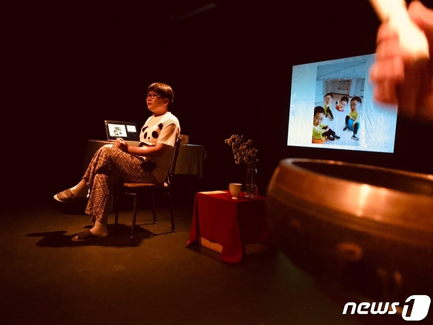 본문 이미지 - 연극 '어느 울보 페미니스트의 하소연' 공연장면ⓒ 뉴스1