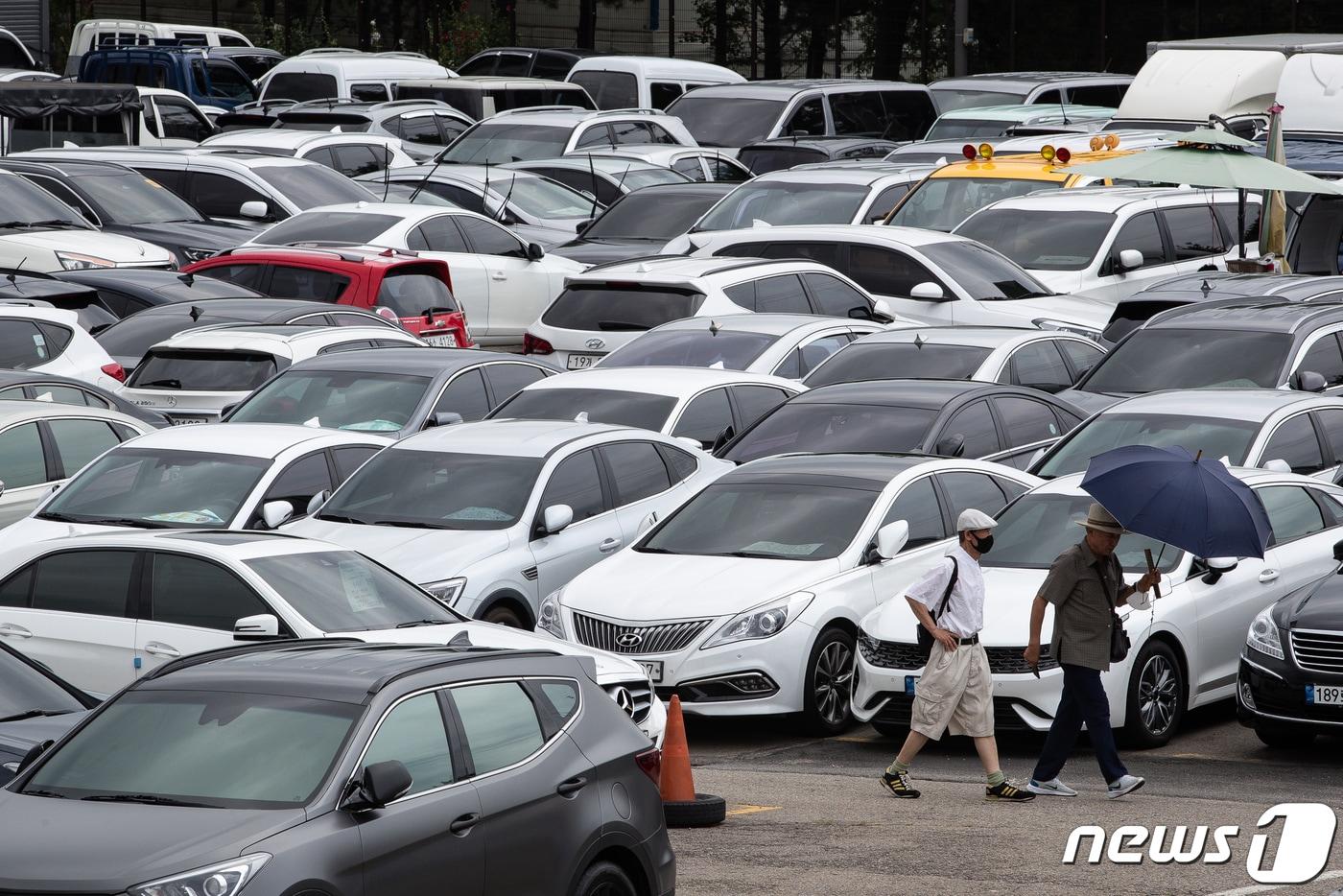 서울 성동구 장안평 중고차매매단지에 중고차들이 주차돼 있다.&#40;사진은 기사 내용과 무관함&#41; 2022.7.7/뉴스1 ⓒ News1 유승관 기자