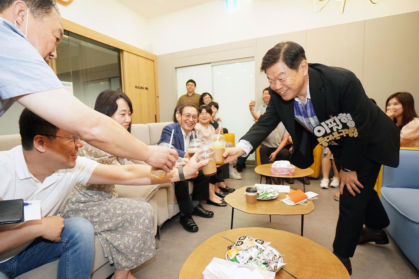 이필형 동대문구청장 차담회(동대문구 제공).ⓒ 뉴스1