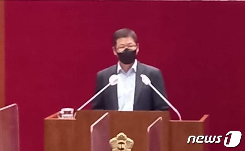 본문 이미지 - 박광순 의원이 의장에 선출된 직후 소감을 밝히고 있다. ⓒ News1