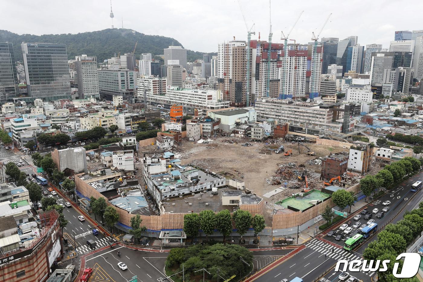 본문 이미지 - 사진은 1일 서울 종로구 세운재정비촉진지구 4구역 일대 모습. 2022.8.1/뉴스1 ⓒ News1 민경석 기자