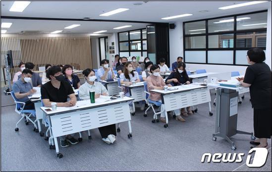 본문 이미지 - 울산지역 직업계고 학생들의 안전한 현장실습 교육 모습.ⓒ 뉴스1