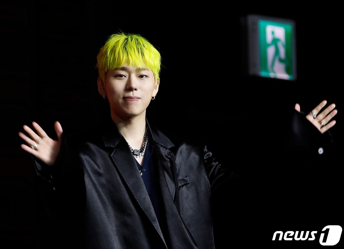 본문 이미지 - 프로듀서 겸 가수 지코(ZICO)가 1일 오후 서울 강남구 그랜드 인터컨티넨탈 서울 파르나스에서 가진 미니 4집 ‘Grown Ass Kid’ 발매 기념 기자간담회에서 인사를 하고 있다. 2022.8.1/뉴스1 ⓒ News1 권현진 기자