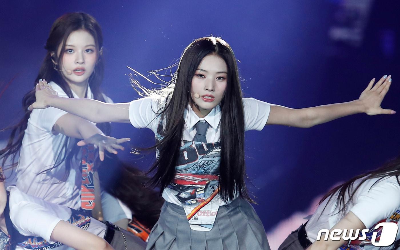 그룹 엔믹스 지니(가운데) ⓒ News1 권현진 기자