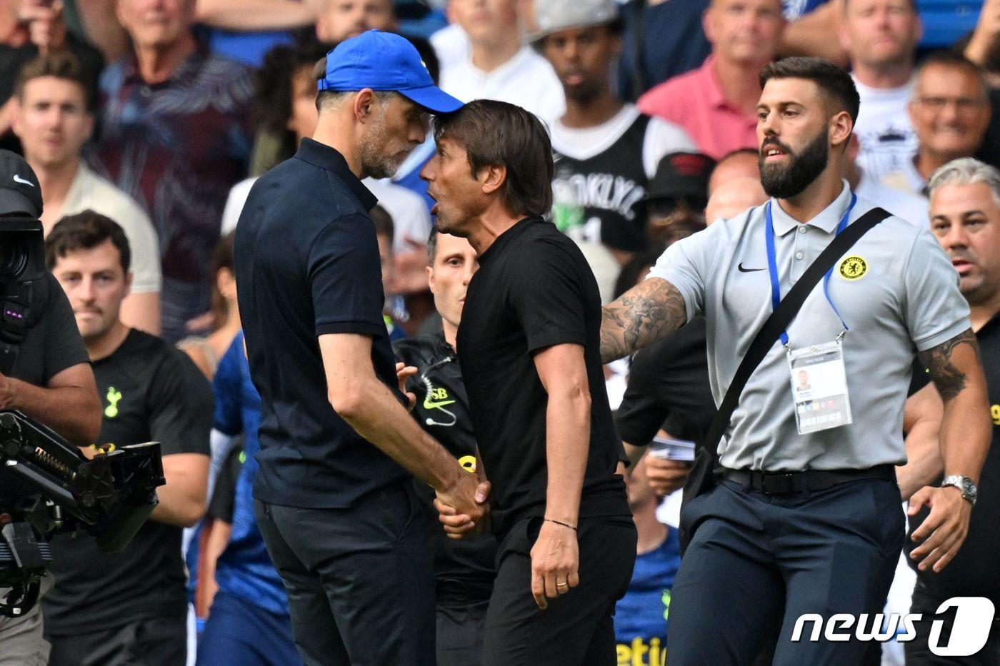 경기 후 격돌한 투헬 첼시 감독(왼쪽)과 콘테 토트넘 감독 ⓒ AFP=뉴스1