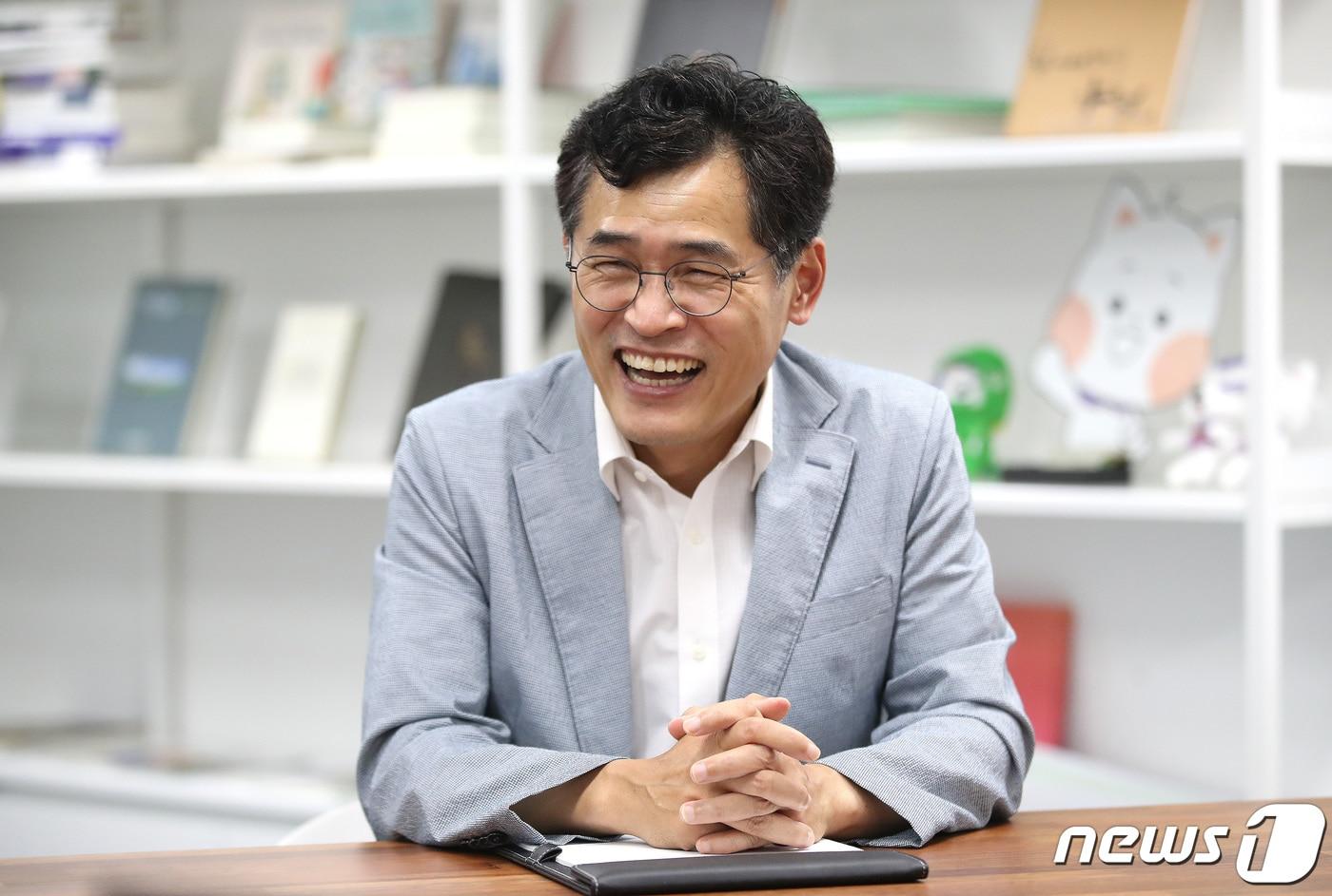본문 이미지 - 이기재 양천구청장이 19일 오후 서울 양천구 목동동로 양천구청에서 뉴스1과 인터뷰를 갖고 있다. 2022.8.19/뉴스1 ⓒ News1 임세영 기자