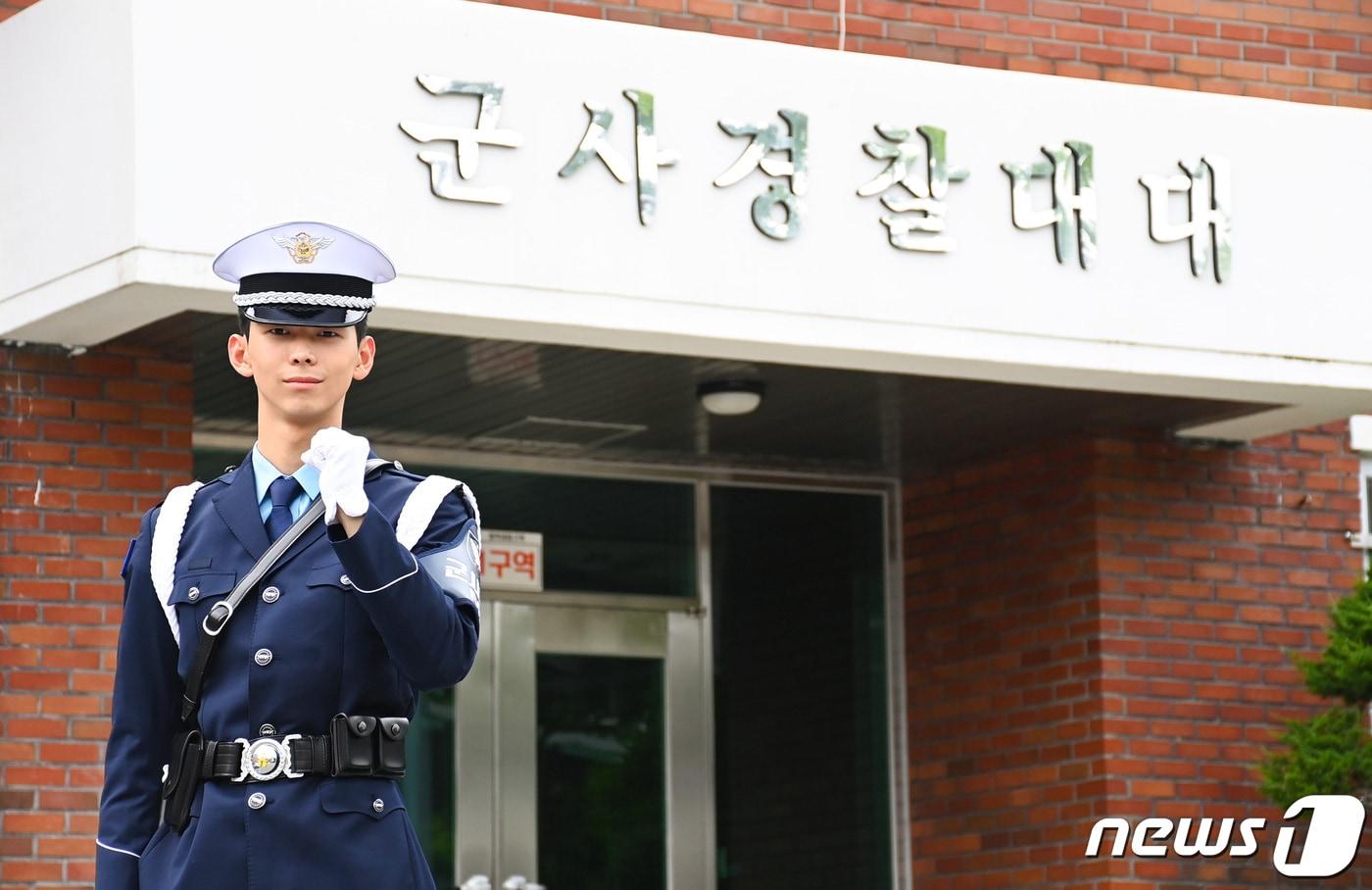 본문 이미지 - 전역 반납하고 훈련 참여한 공군 18전비 황동성 병장.(공군18전투비행단 제공) 2022.8.2ⓒ 뉴스1