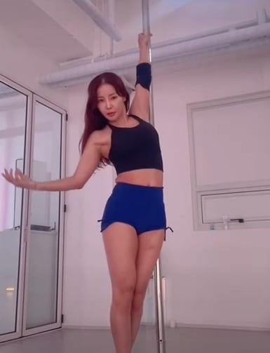 본문 이미지 - 가수 미나 인스타그램 갈무리 ⓒ 뉴스1