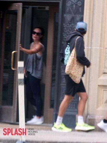 본문 이미지 - 해리 스타일스, 올리비아 와일드 / 사진 = Splash news 제공