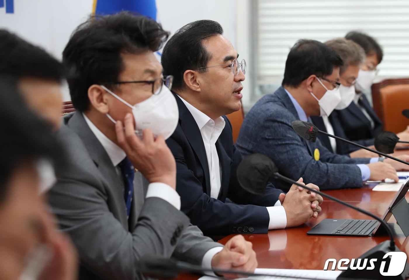 본문 이미지 - 박홍근 더불어민주당 원내대표가 23일 오전 서울 여의도 국회에서 열린 원내대책회의에서 모두 발언을 하고 있다. (공동취재) 2022.8.23/뉴스1 ⓒ News1 유승관 기자