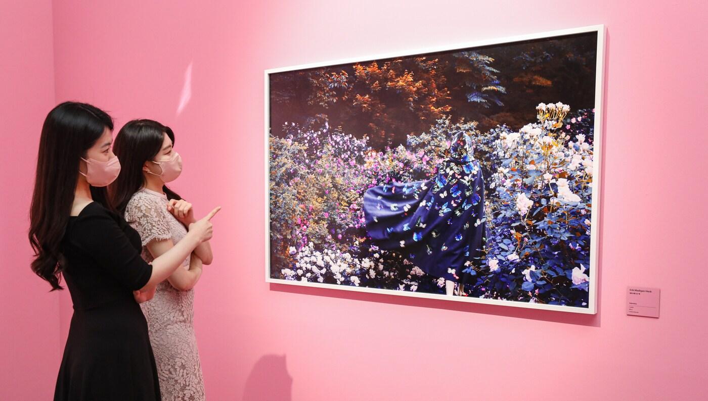 패션 사진 기획전 '매직샷전'.(현대백화점그룹 제공)