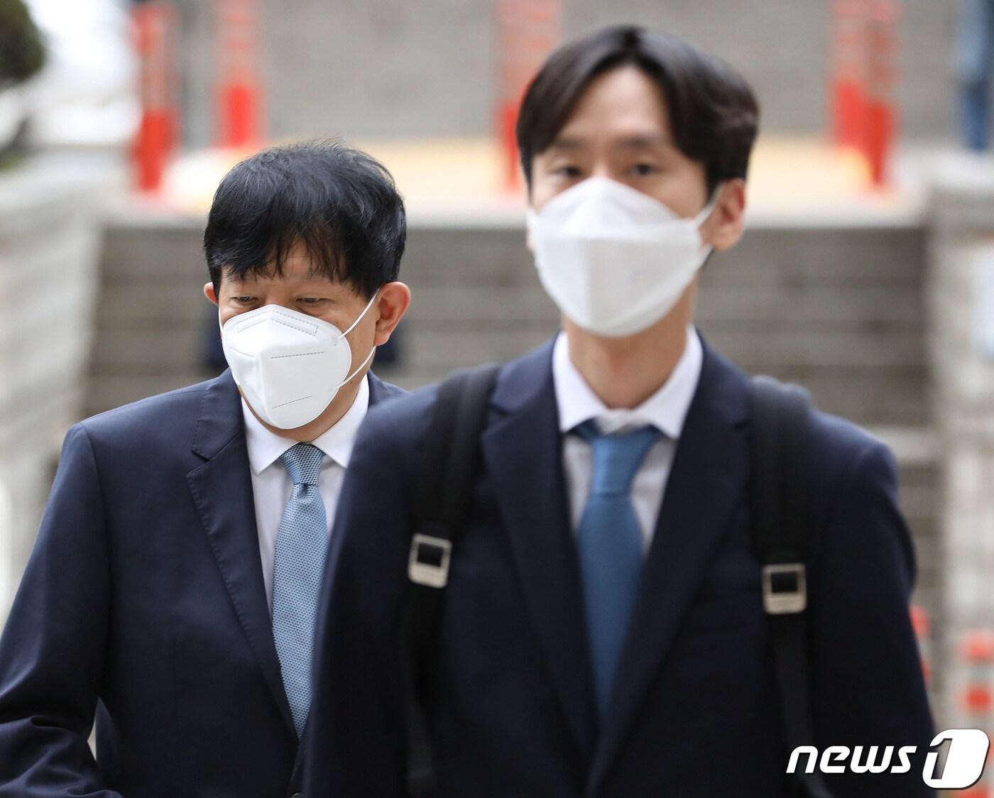 본문 이미지 - 이재웅 전 쏘카 대표와 박재욱 전 VCNC 대표. ⓒ News1