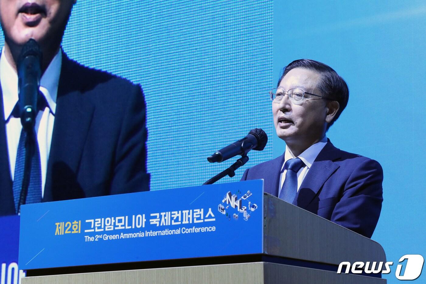 ‘제2회 그린암모니아 국제컨퍼런스’에서 김종남 원장이 개회사를 하고 있다. (한국에너지기술원 제공.)