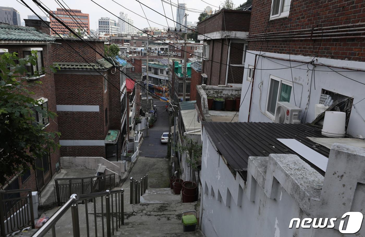 본문 이미지 - 사진은 서울 마포구 아현동 699 일대의 모습. 2022.8.26/뉴스1 ⓒ News1 이동해 기자