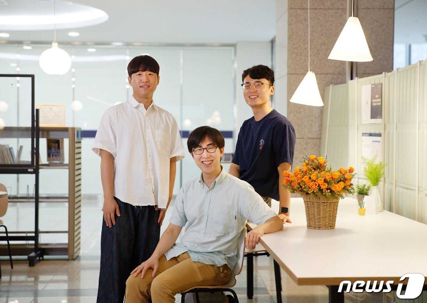 UNIST 김재성 연구원(왼쪽부터), 권상진 교수, 윤석호 연구원. (UNIST 제공)