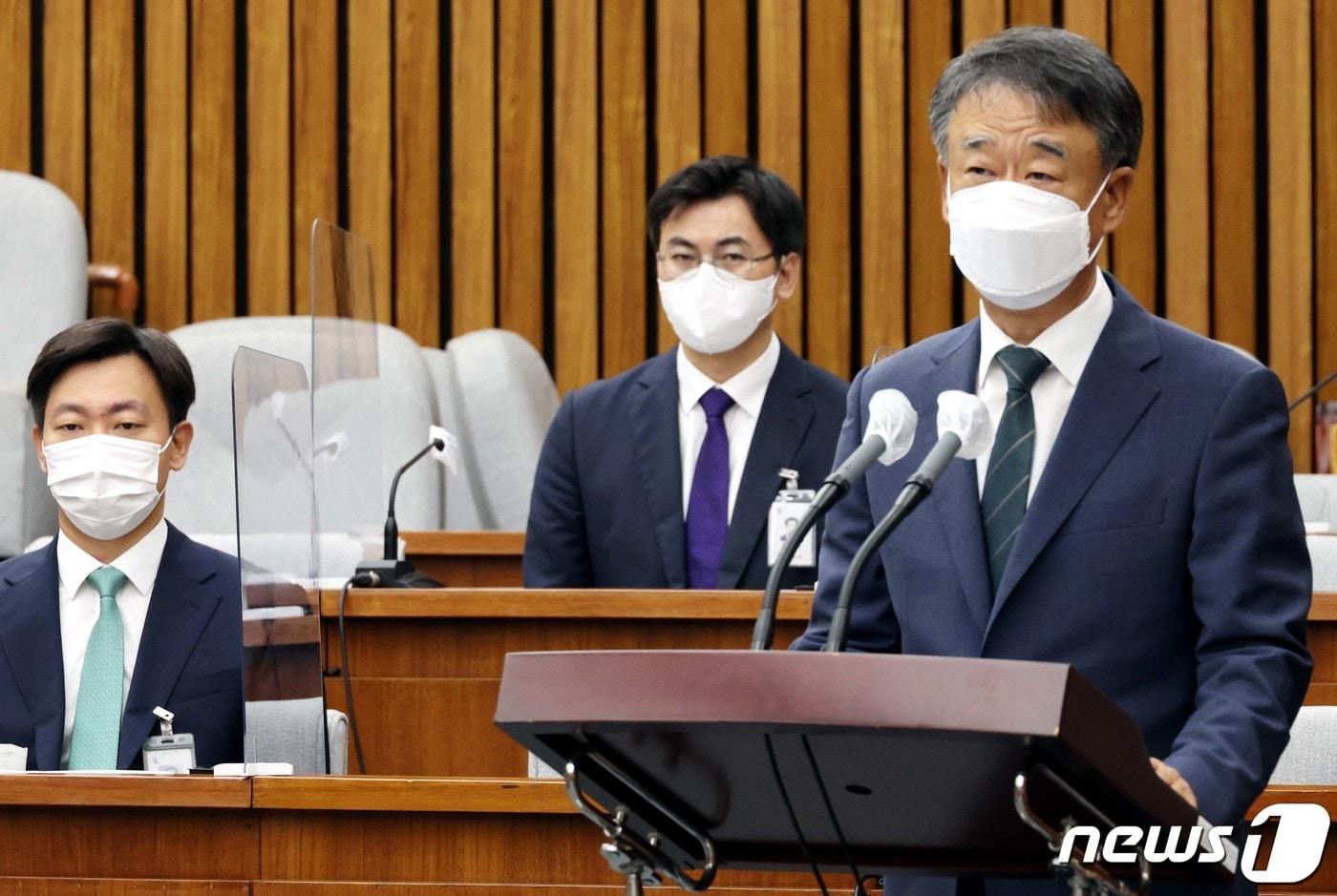 오석준 대법관 후보자가 29일 오전 서울 여의도 국회에서 열린 인사청문회에서 인사말을 하고 있다. (공동취재) 2022.8.29/뉴스1 ⓒ News1 이재명 기자