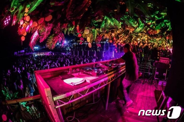 본문 이미지 - 동해 망상 서피비치 나인비치37ES JW DJ클럽.(동해시 제공) 2022.8.5/뉴스1