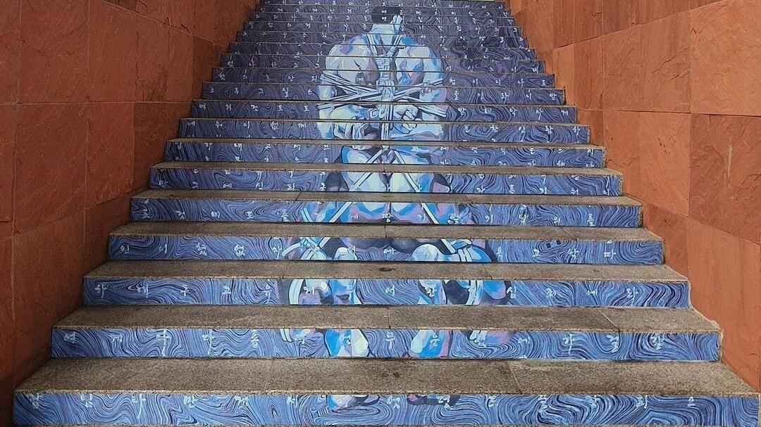 본문 이미지 - 국민대 예술대학에서 기획한 야외조각전 전시 작품 중 하나. (인스타그램 갈무리) ⓒ 뉴스1