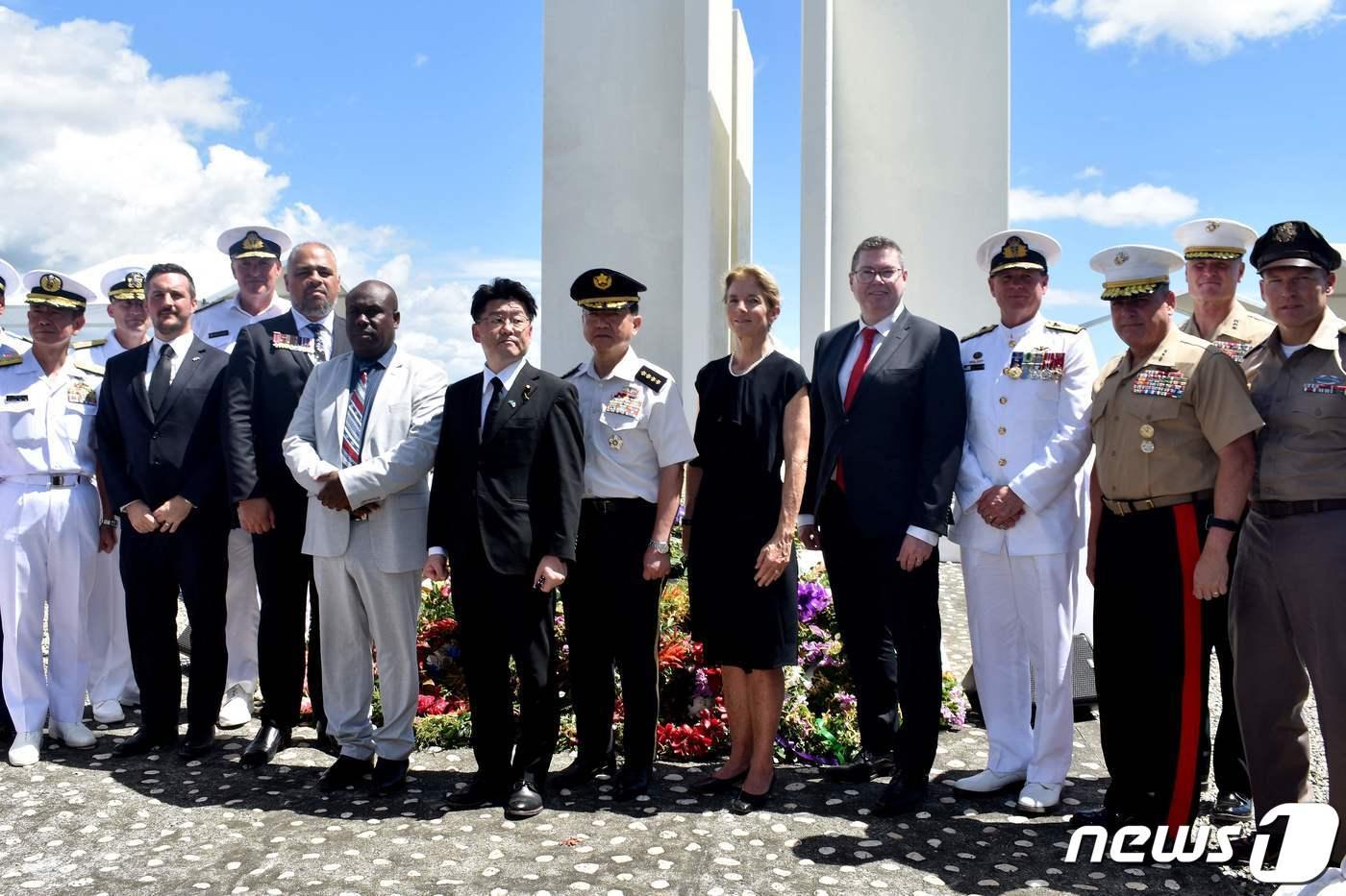 솔로몬 제도에서 진행된 제2차 세계대전 과달카날 전투 80주년 기리는 행사에서 ‘정신적으로 문제가 있는’ 한 남성이 일본 선원을 다치게 한 것으로 알려졌다. ⓒ AFP=뉴스1 ⓒ News1 이서영 기자