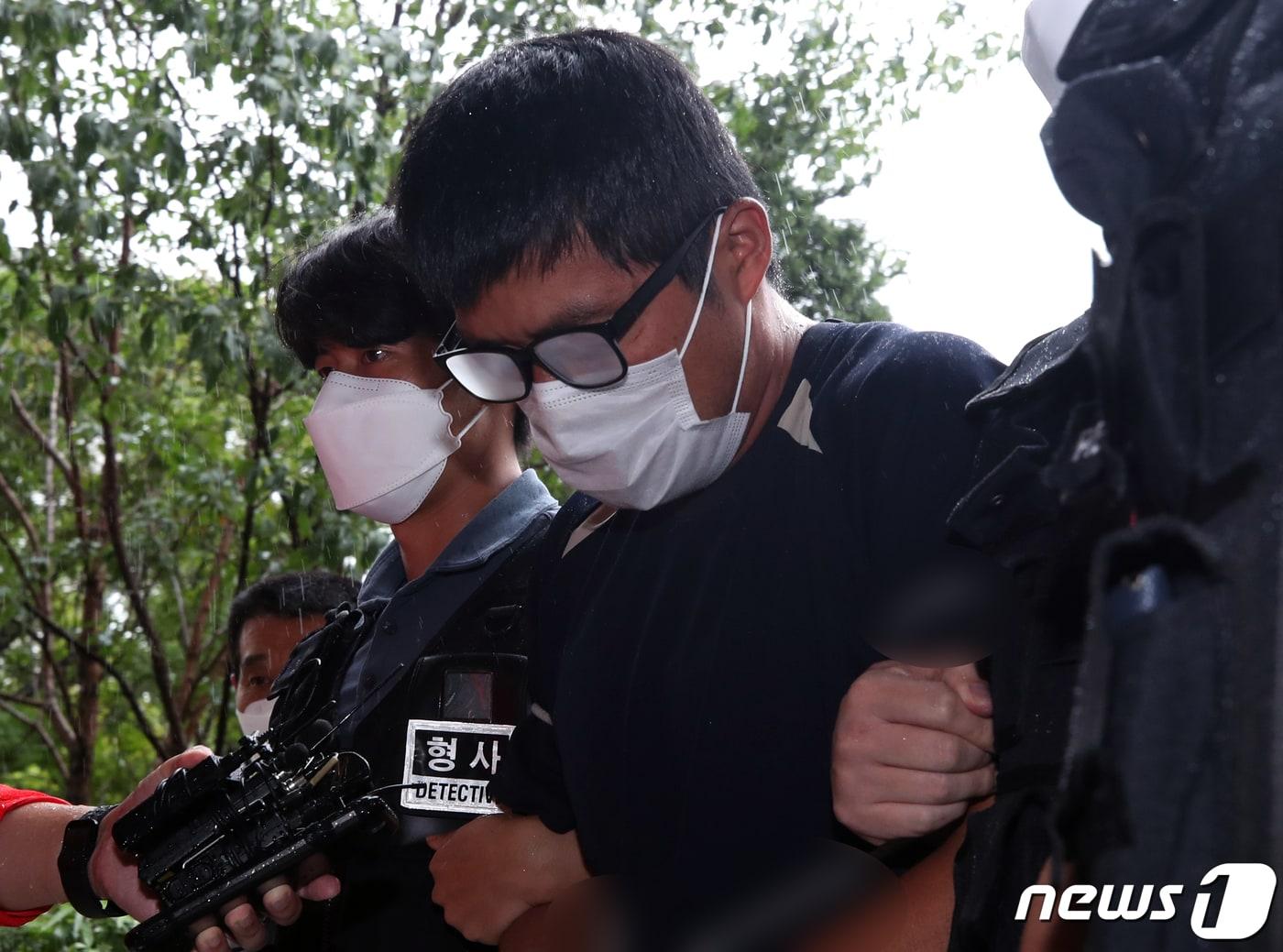 본문 이미지 - 흉기를 휘둘러 아내를 살해하고 장모를 다치게 한 40대 남성/뉴스1 ⓒ News1 정진욱 기자