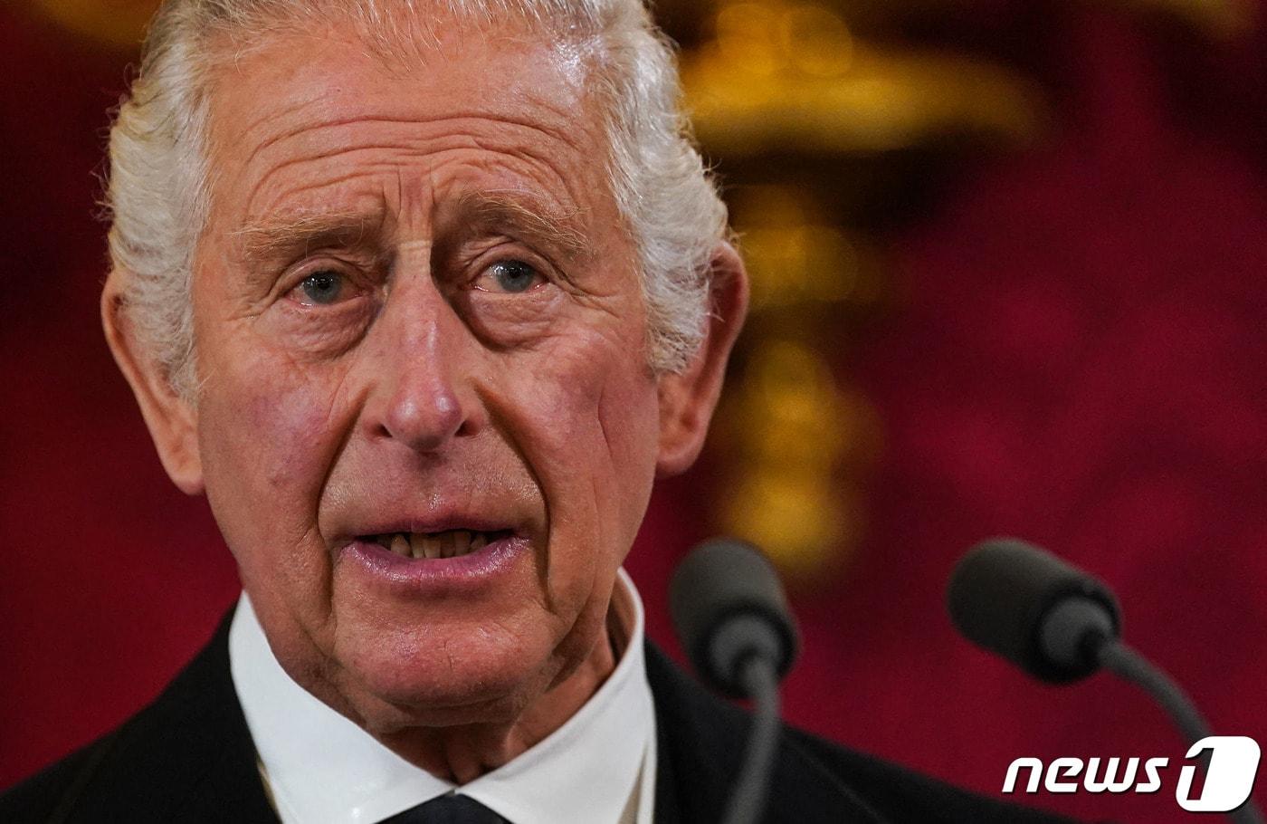 영국의 새 국왕으로 선포된 찰스 3세가 10일 런던 세인트제임스궁에서 열린 즉위식에서 연설하고 있다. ⓒ AFP=뉴스1 ⓒ News1 강민경 기자