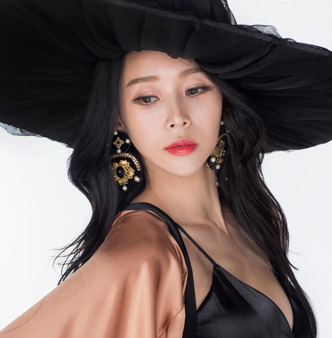 본문 이미지 - 가수 지원이