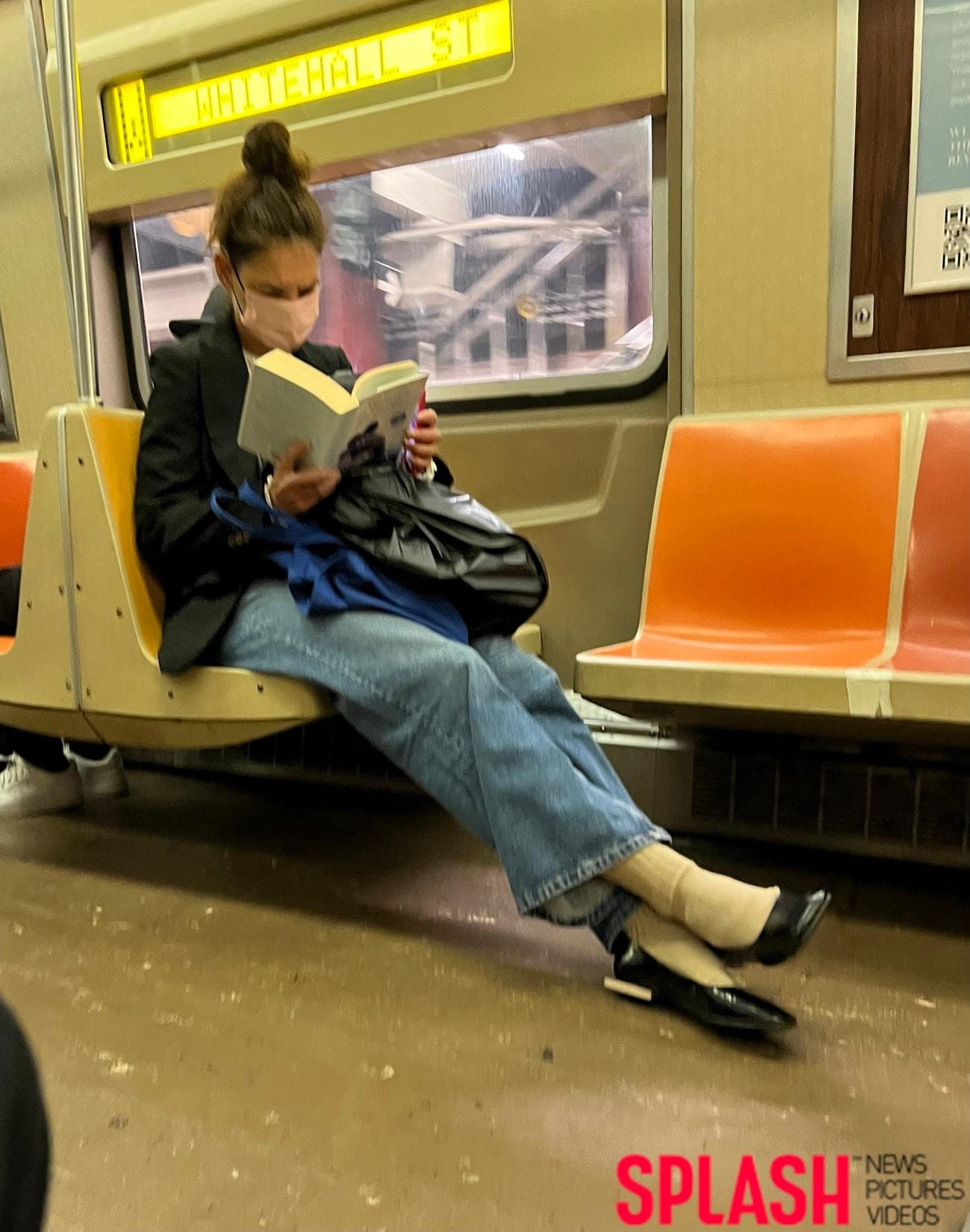 본문 이미지 - 케이티 홈즈/사진제공=Splash News ⓒ 뉴스1