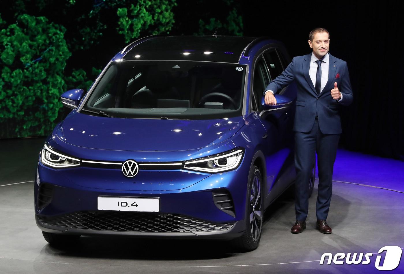 사샤 아스키지안 폭스바겐코리아 사장이 2022년 서울 광진구 비스타 워커힐 서울호텔에서 폭스바겐의 첫 번째 순수 전기 SUV 'The all electric ID.4'를 공개하는 모습(자료사진). 2022.9.15/뉴스1 ⓒ News1 박세연 기자