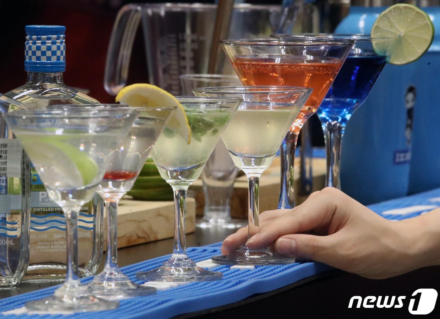 본문 이미지 - 칵테일 바 모습. (사진은 기사 내용과 무관함) ⓒ News1 DB