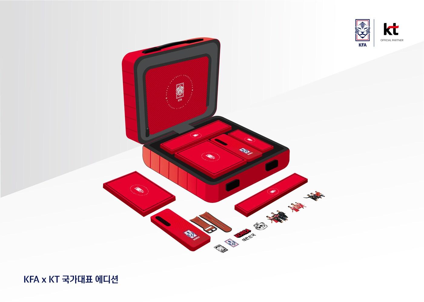 '갤럭시Z 폴드4 축구 국가대표 에디션' (KT 제공)