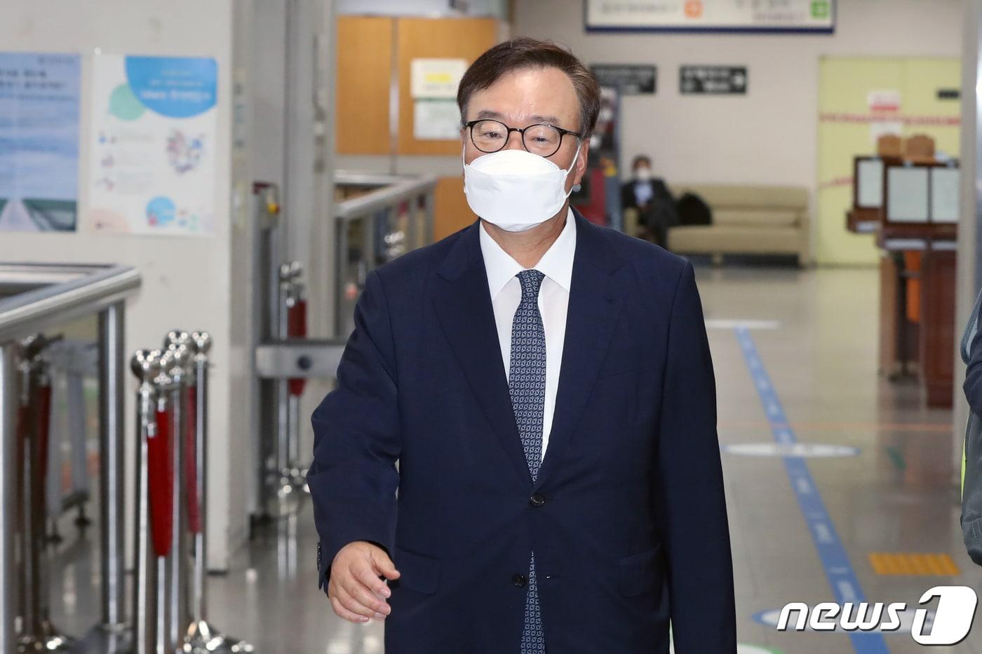 본문 이미지 - 한미정상 통화유출 혐의를 받는 강효상 전 국회의원(당시 자유한국당 국회의원). 2022.9.20 ⓒ 뉴스1 황기선 기자