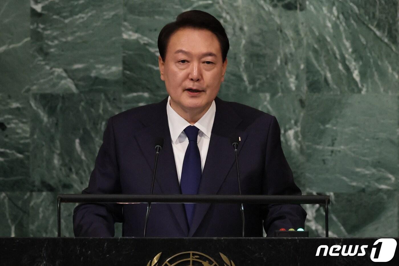 윤석열 대통령이 20일(현지시간) 미국 뉴욕에서 열린 유엔 총회에 참석해 기조연설을 하고 있다. ⓒ 로이터=뉴스1