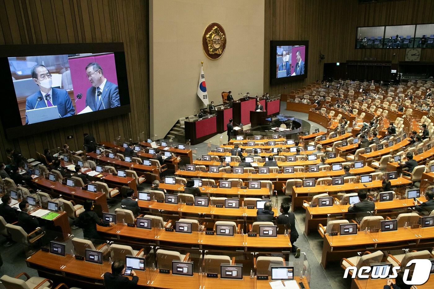 본문 이미지 - 김태년 더불어민주당 의원이 21일 오후 서울 여의도 국회에서 열린 본회의 경제 분야 대정부 질문에서 한덕수 국무총리에게 질문하고 있다. (공동취재) 2022.9.21/뉴스1 ⓒ News1 이재명 기자