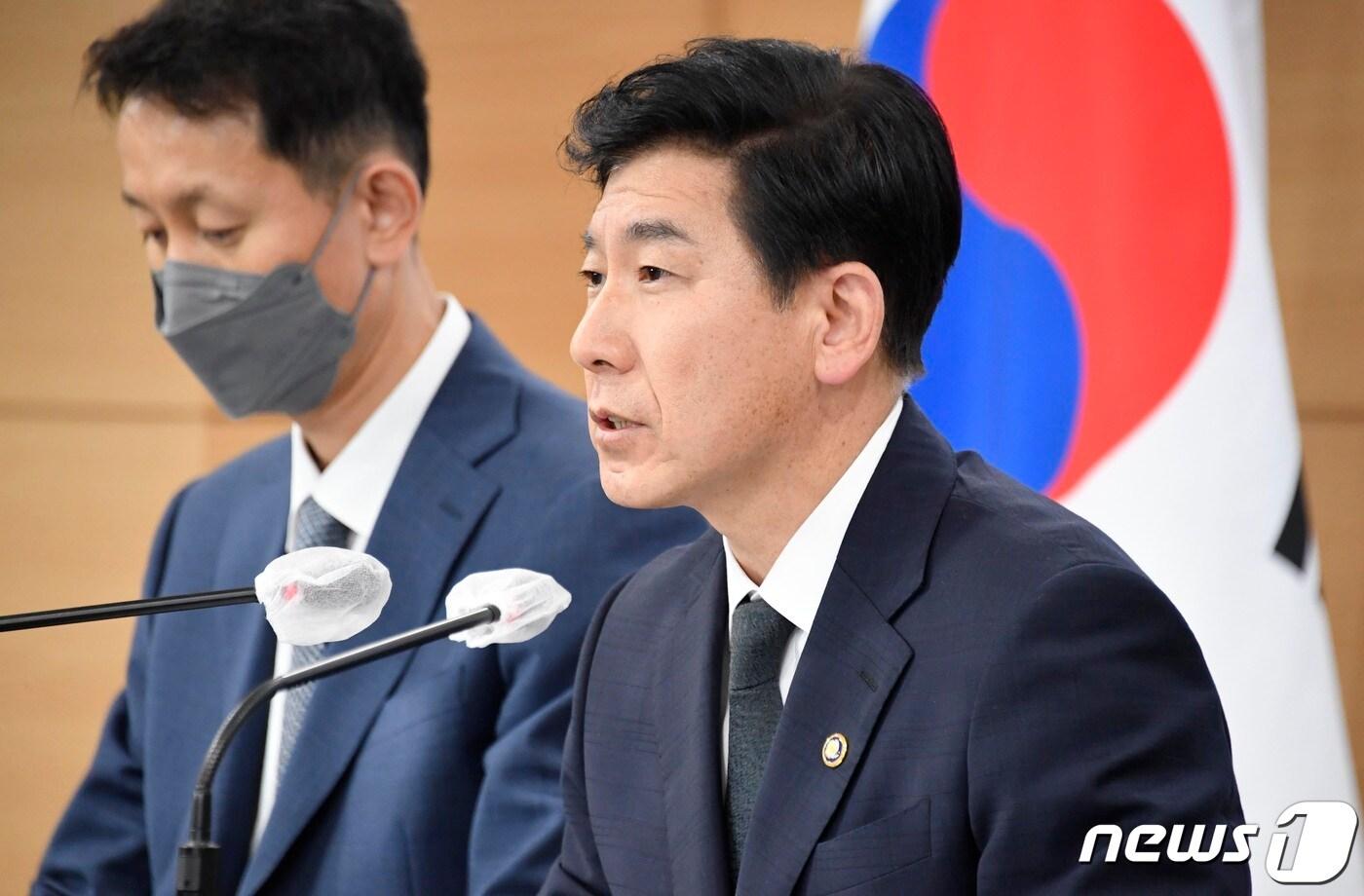 본문 이미지 - 최상대 기획재정부 2차관이 23일 정부서울청사에서 열린 민간-공공기관 협력 강화방안 발표 브리핑에서 발언하고 있다(기획재정부 제공).