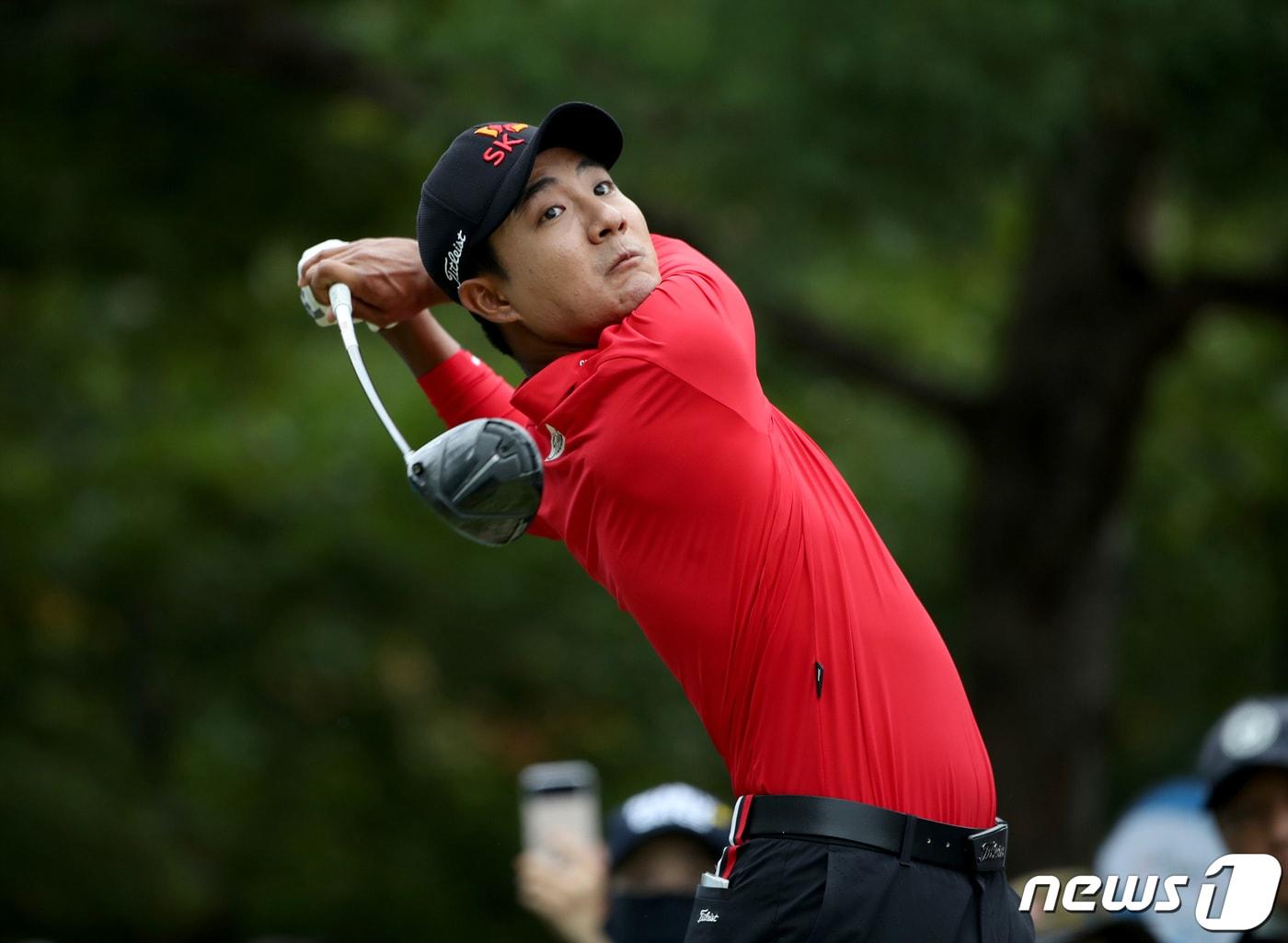 본문 이미지 - 김한별이 25일 경북 칠곡 파미힐스CC에서 열린 2022 DGB금융그룹 오픈 FR 2번홀에서 드라이버 티샷을 하고 있다. (KPGA 제공) 2022.9.25/뉴스1