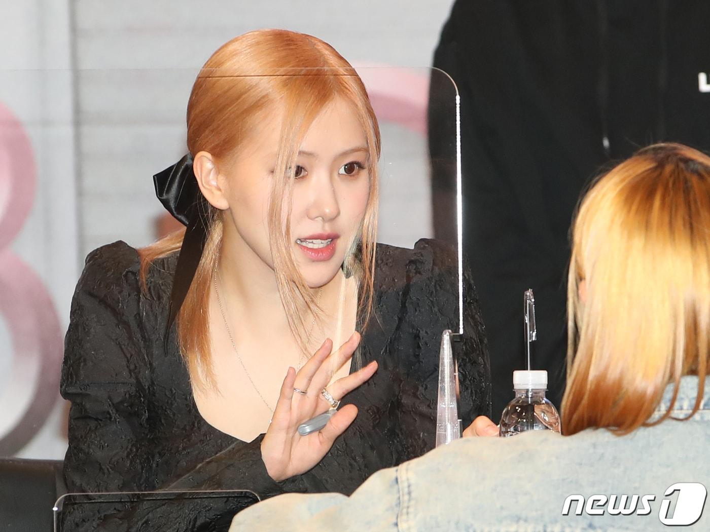 본문 이미지 - 그룹 블랙핑크(BLACKPINK) 로제. 2022.9.25/뉴스1 ⓒ News1 권현진 기자