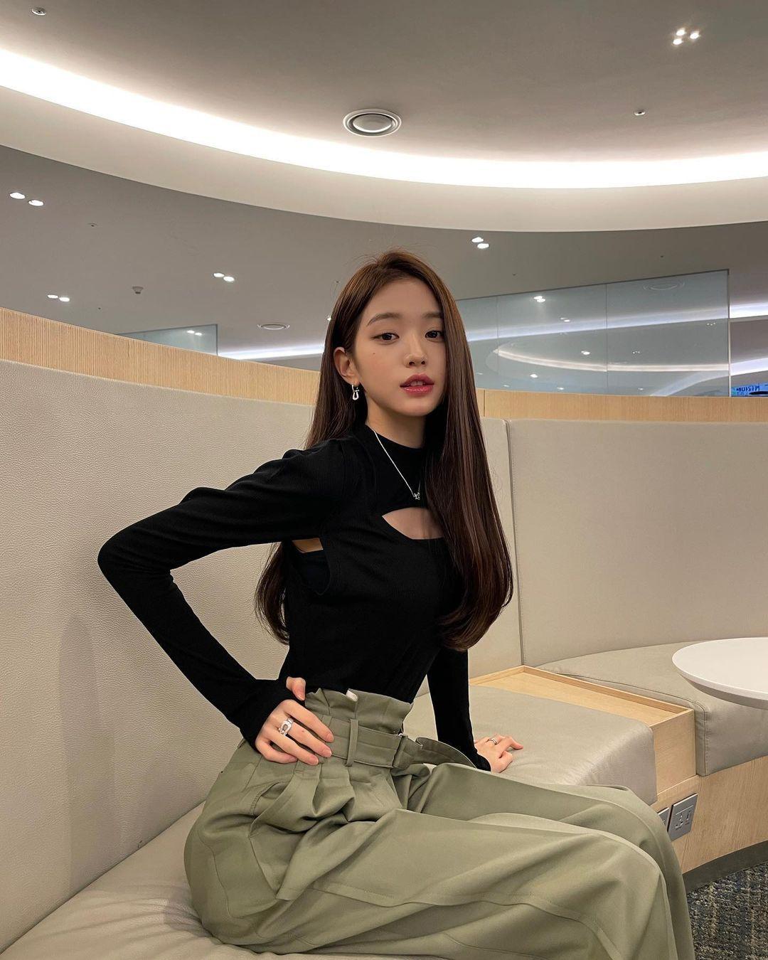 본문 이미지 - 아이브 장원영