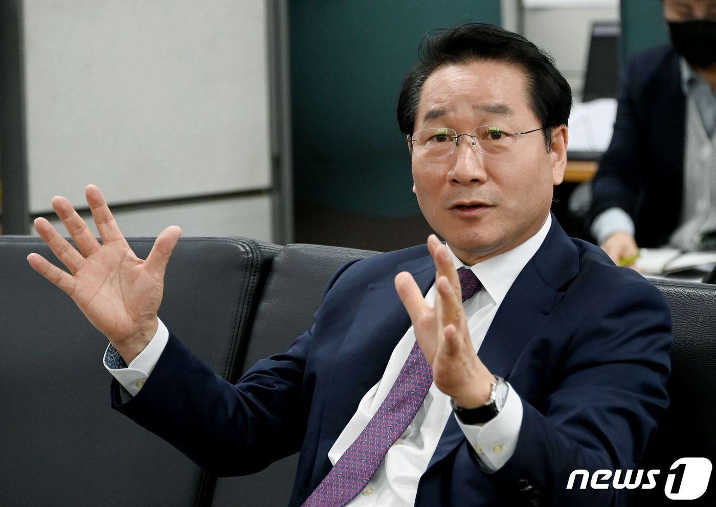 유정복 인천시장이 26일 기자간담회를 열고 있다.(인천시 제공)