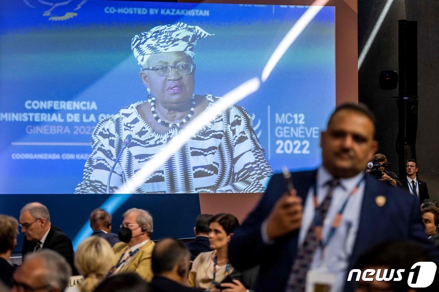 본문 이미지 - 응고지 오콘조이웨알라 WTO 사무총장. 2022.06.12. ⓒ AFP=뉴스1 ⓒ News1 정윤영 기자