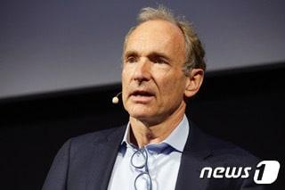 본문 이미지 - 팀 버너스리 월드와이드웹컨소시엄 대표. (서울평화상문화재단 제공)