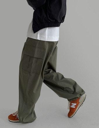 본문 이미지 - 지그재그 라룸 카고 조거팬츠(지그재그 제공).