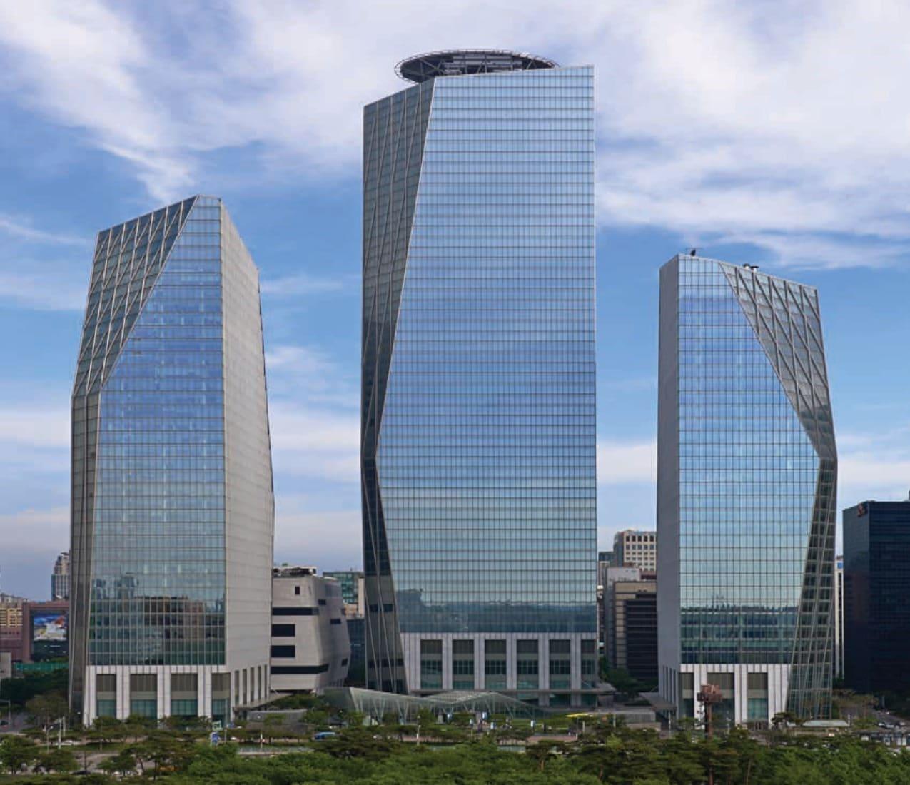 본문 이미지 - 서울 영등포구 여의도에 위치한 국제금융센터(IFC) 전경