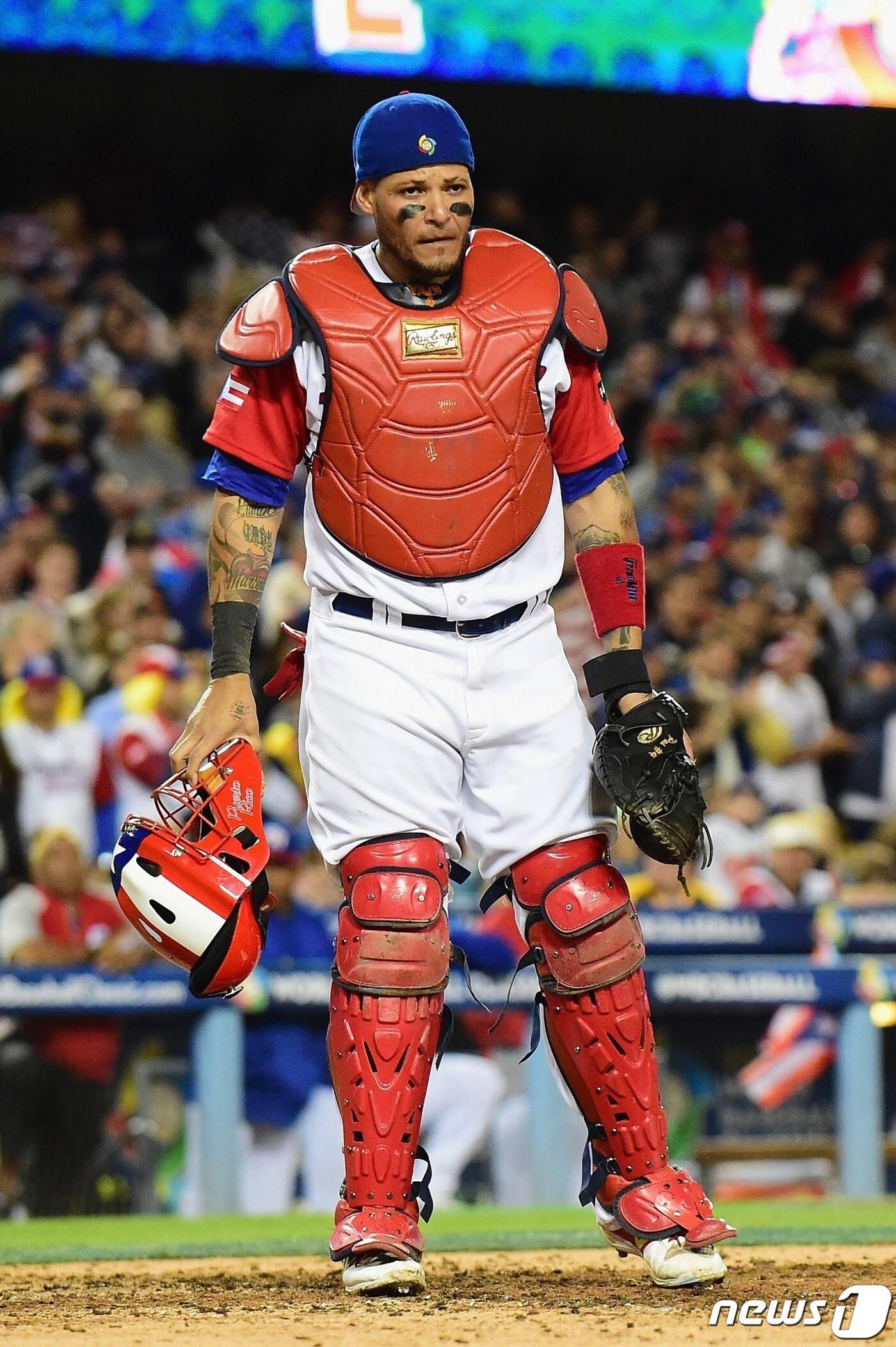 본문 이미지 - 2017년 WBC 당시 푸에르토리코 대표팀으로 나섰던 야디어 몰리나. ⓒ AFP=뉴스1