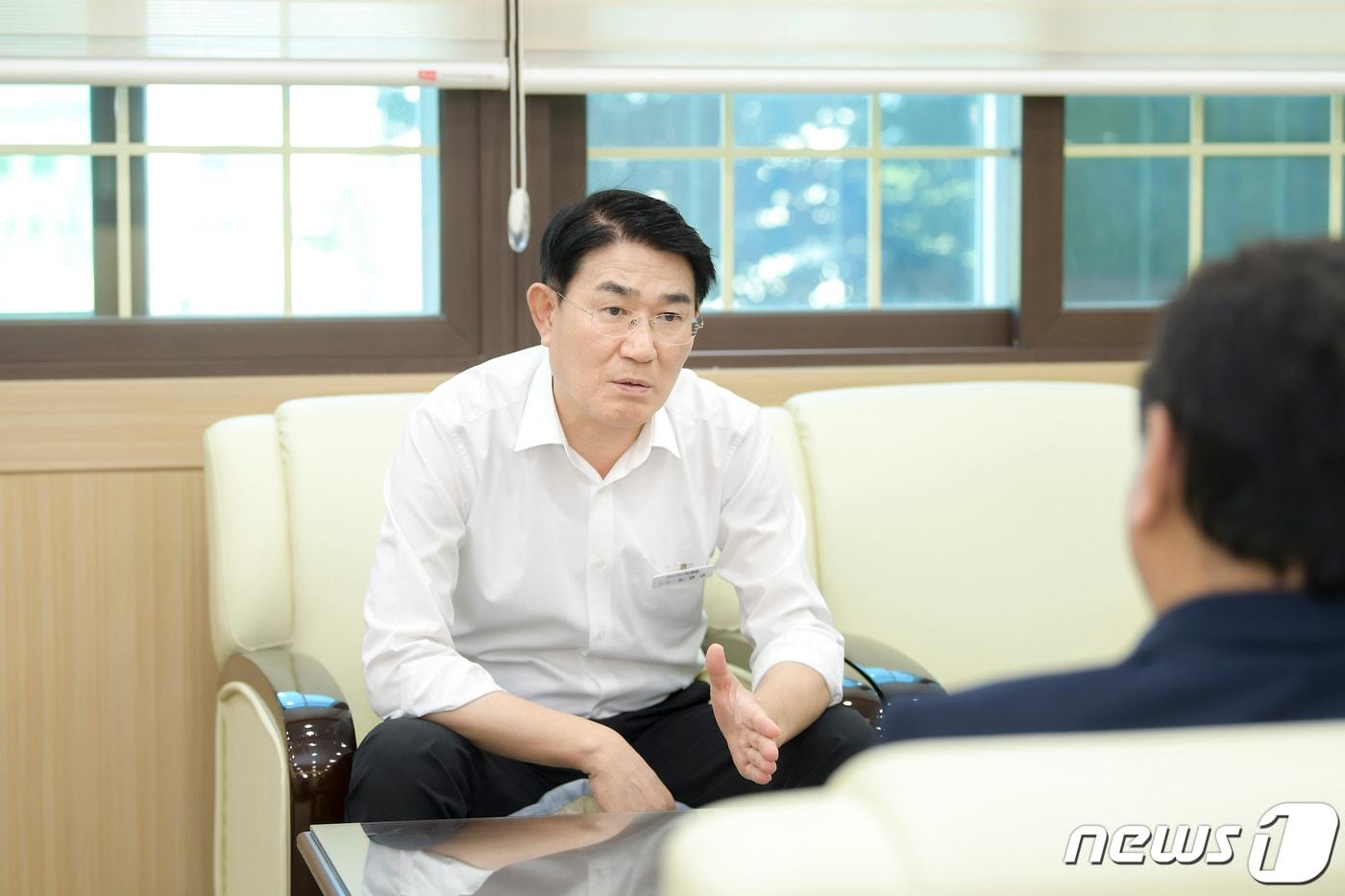 본문 이미지 - 노관규 순천시장이 29일 전남 순천시청 시장실에서 뉴스1과 인터뷰를 하고 있다.(순천시 제공)2022.9.30/뉴스1 ⓒ News1 김동수 기자